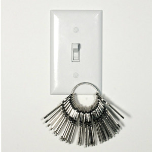 magnetic-light-switch-plate