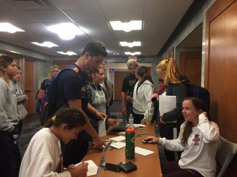 Mercy College Students Write Letters to Overseas U.S. Troops