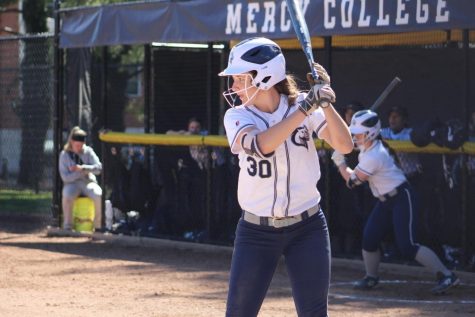 Three Mavericks Hit RBIs Yet Softball Falls To Bridgeport In Double-Header
