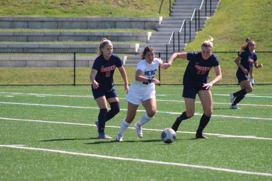 Womens Soccer Stampedes to a Hot Start