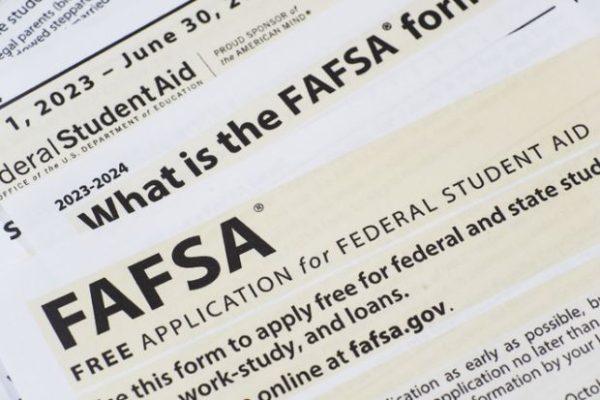 FAFSA Fiasco: Students Left in Limbo as Form Delay Sparks Anxiety