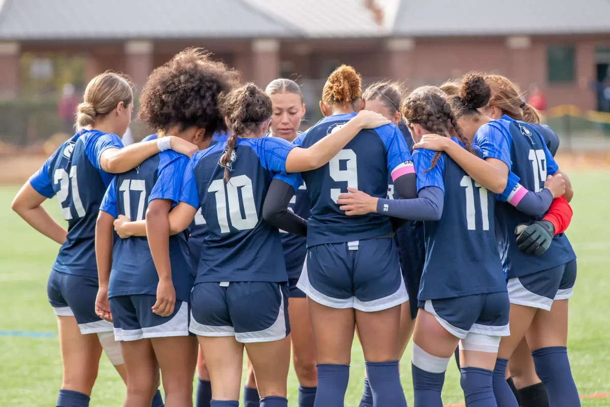 Women's Soccer Falls in Semis