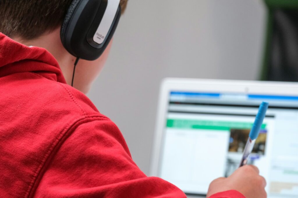 Logging In Or Showing Up: Mercy Students Weigh The Difference